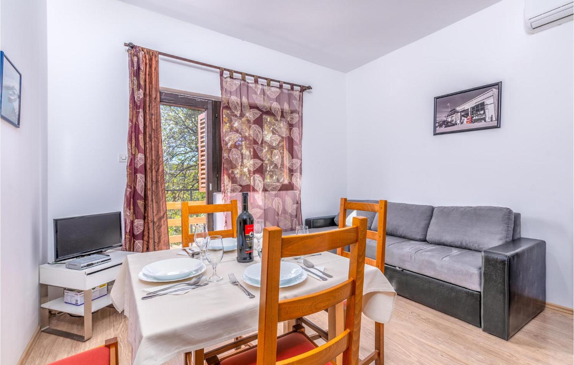 Gorgeous Apartment In Krk With Kitchen Krk Town Kültér fotó