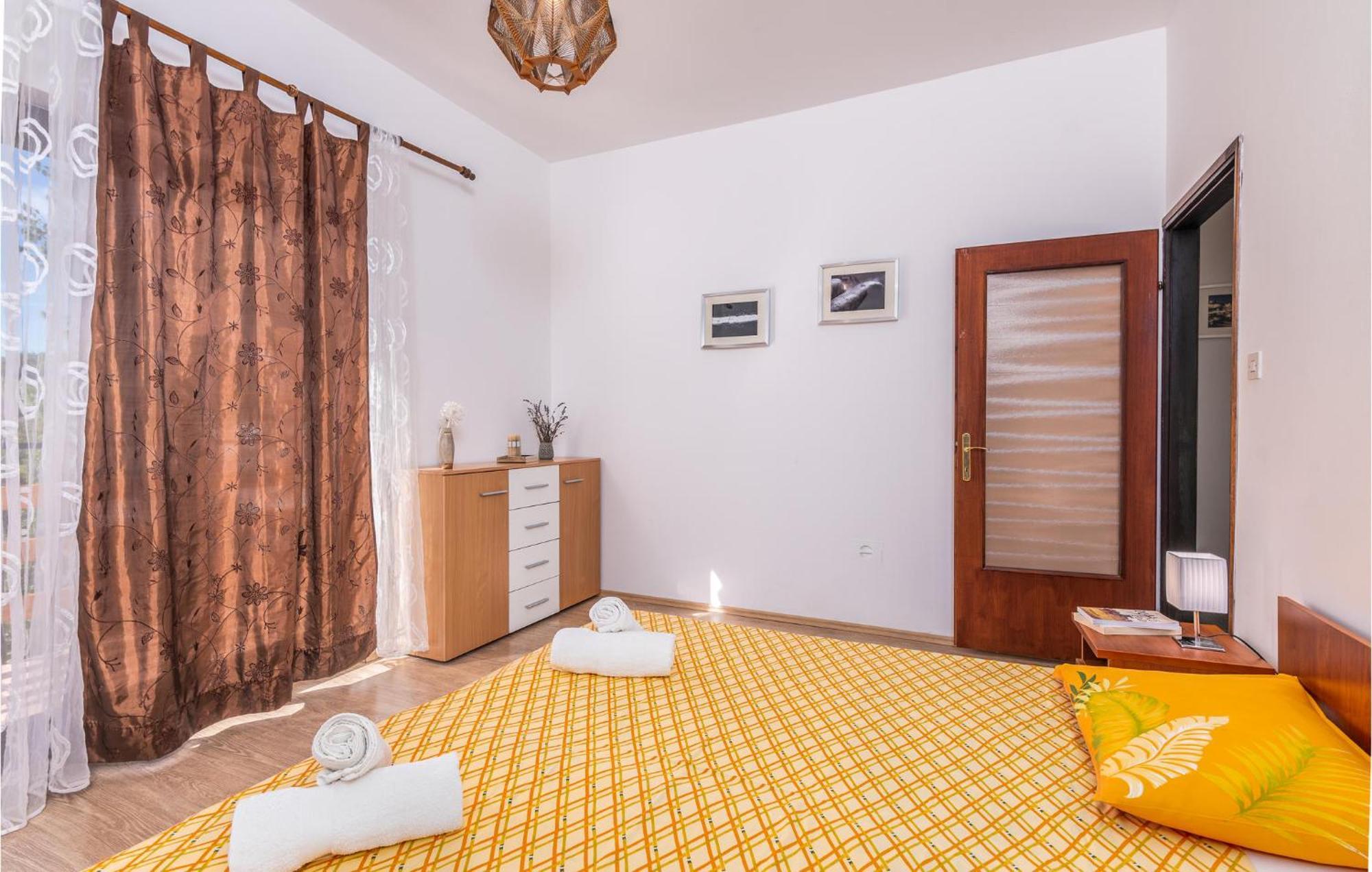 Gorgeous Apartment In Krk With Kitchen Krk Town Kültér fotó