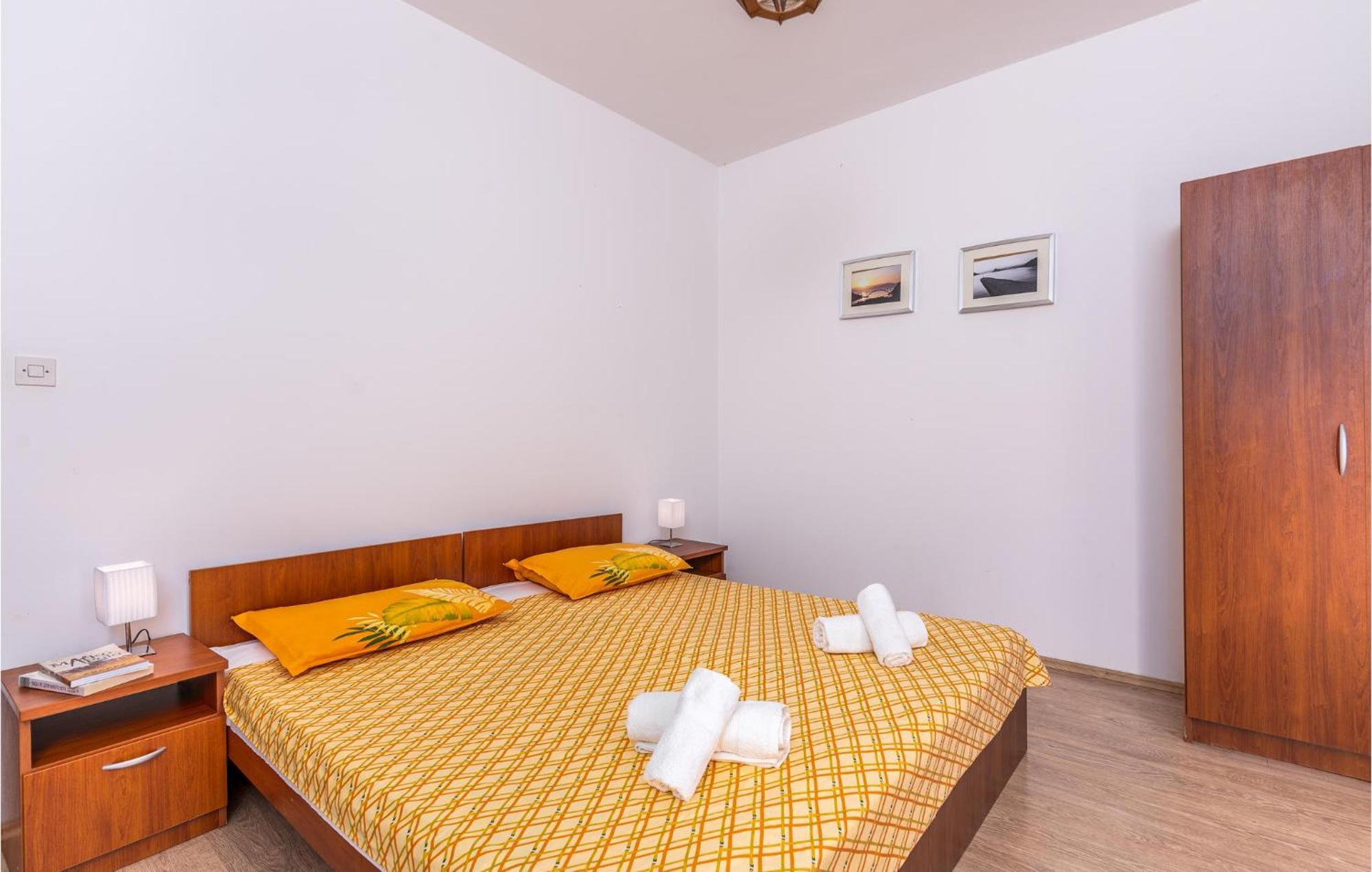 Gorgeous Apartment In Krk With Kitchen Krk Town Kültér fotó